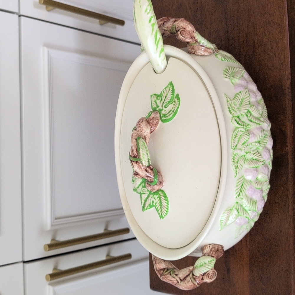 Vintage Soup Tureen With Ladle Berry And Leaf Motif - Picture 4 of 16